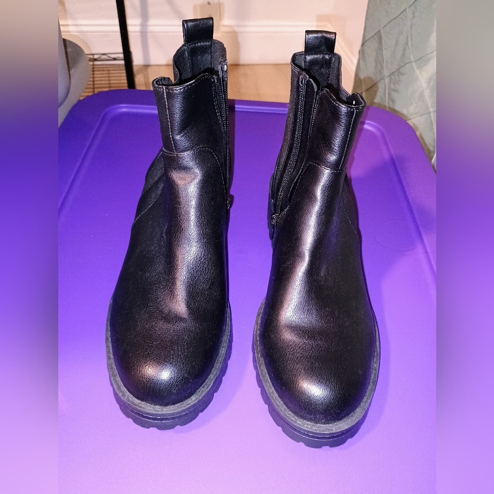 Women's moto boots